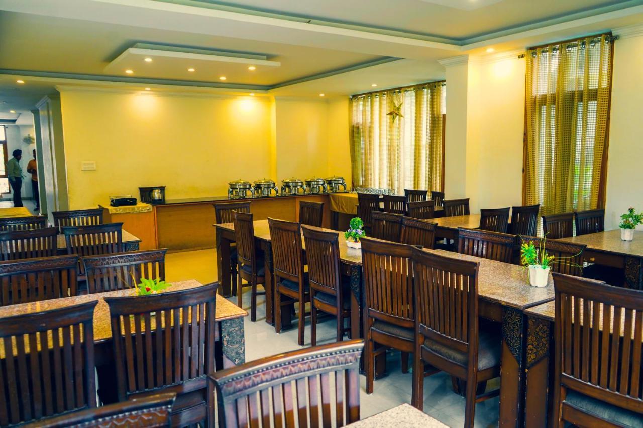 Hotel Akash Regency 马拉里 外观 照片