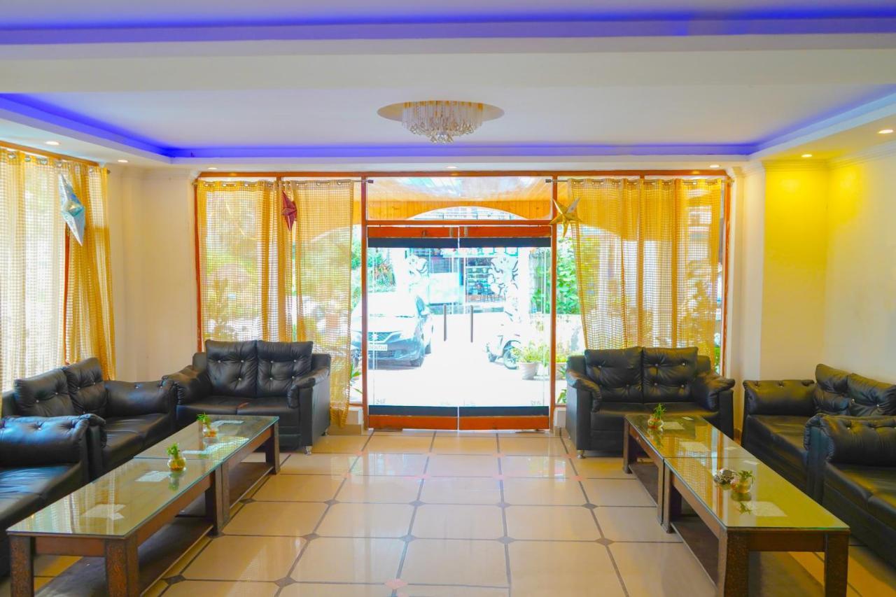 Hotel Akash Regency 马拉里 外观 照片