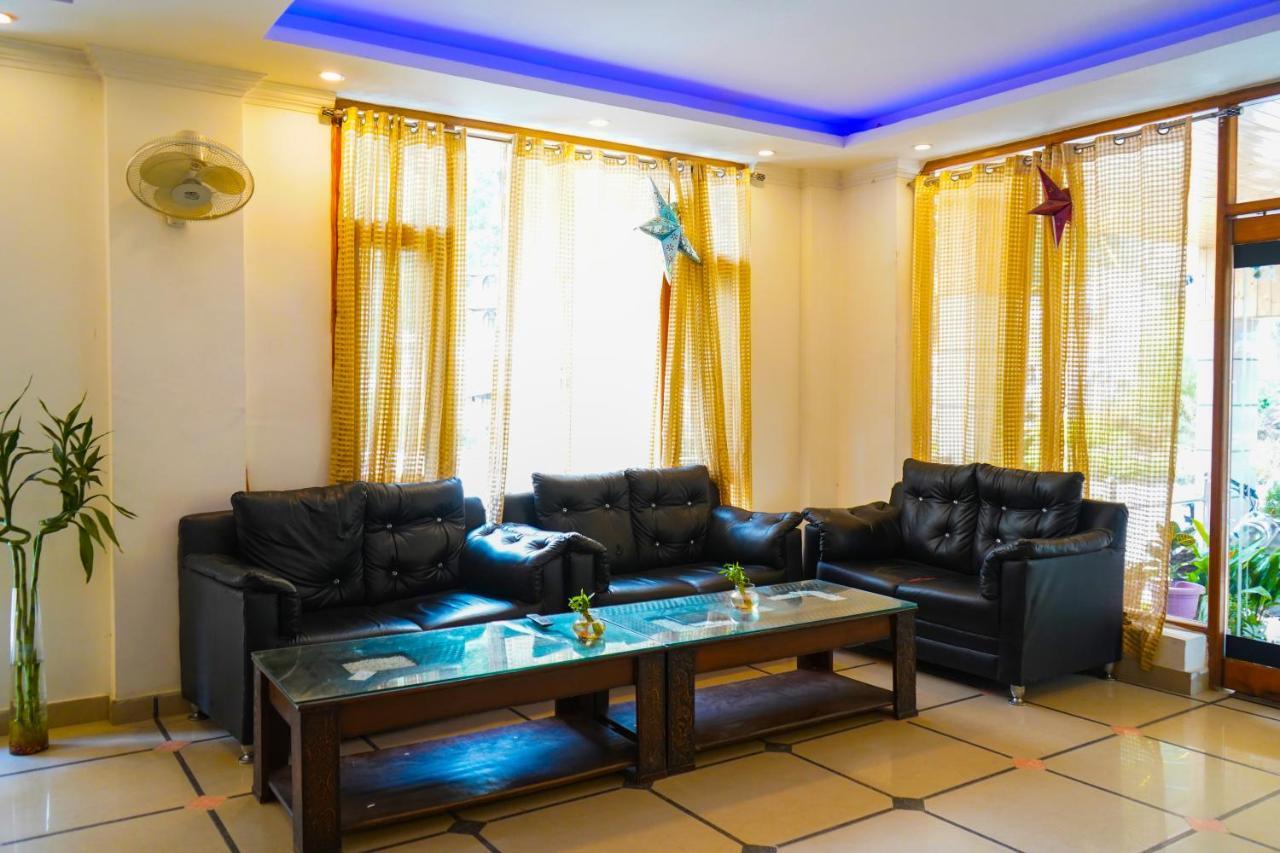 Hotel Akash Regency 马拉里 外观 照片