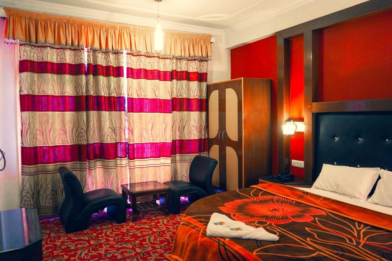 Hotel Akash Regency 马拉里 外观 照片