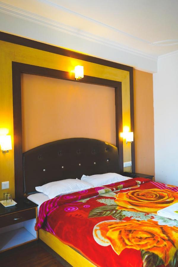 Hotel Akash Regency 马拉里 外观 照片