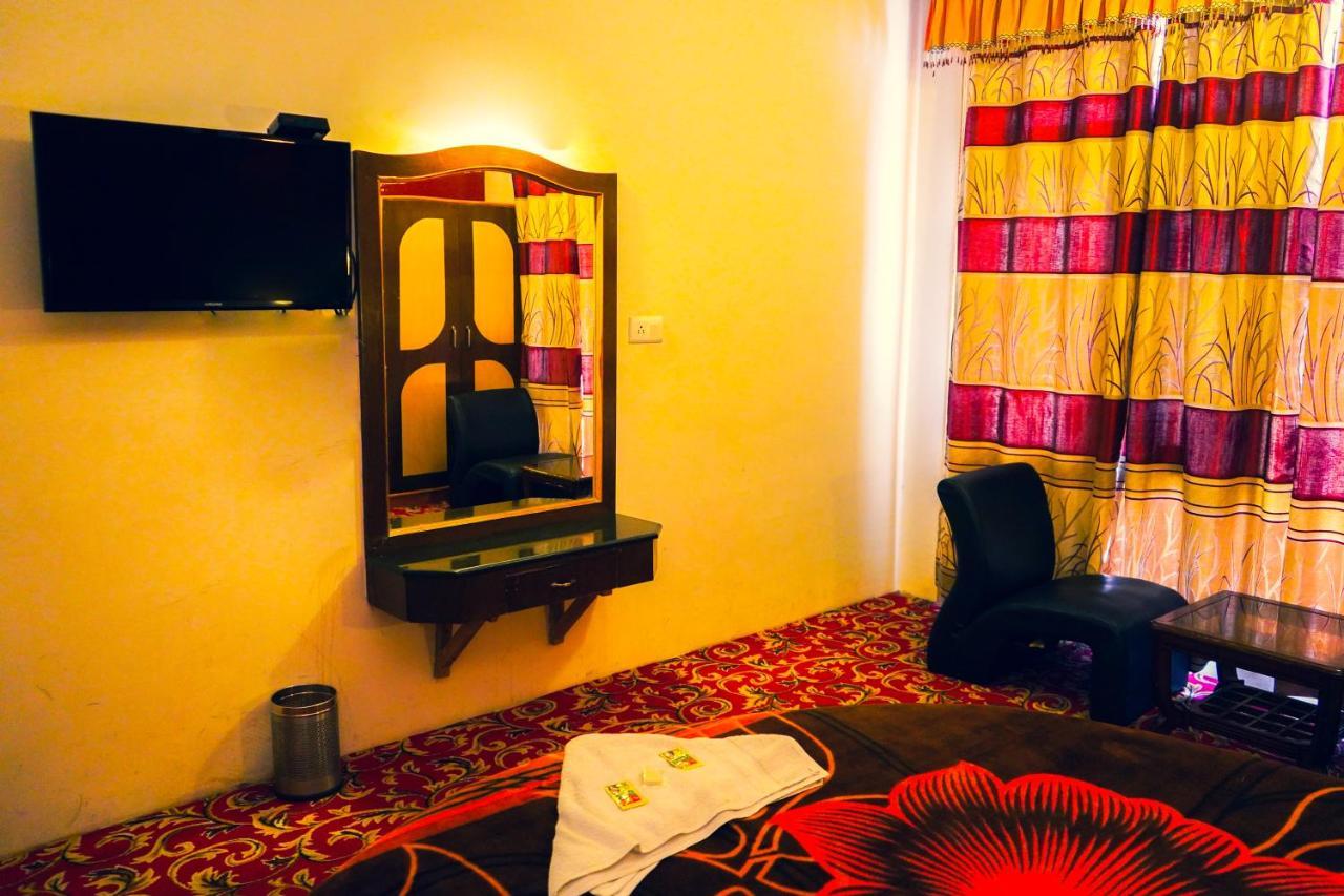 Hotel Akash Regency 马拉里 外观 照片