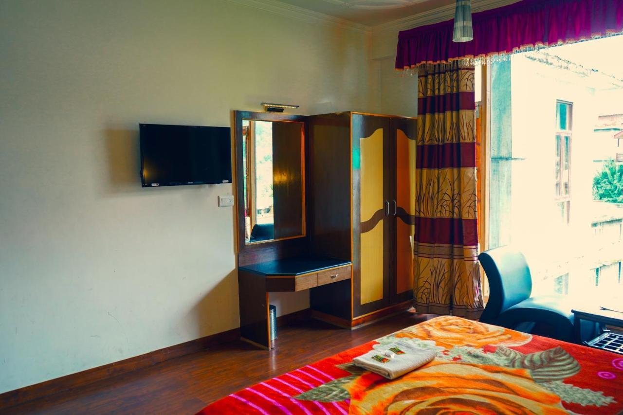 Hotel Akash Regency 马拉里 外观 照片